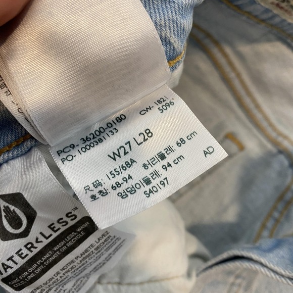 Levis 501 Straight Jeans Womens 27x28 Light Wash High Rise Raw Hem Fringe - Picture 5 of 13